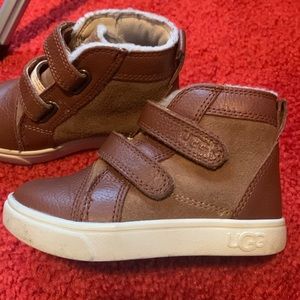Size 7 toddler UGG boots excellent condition